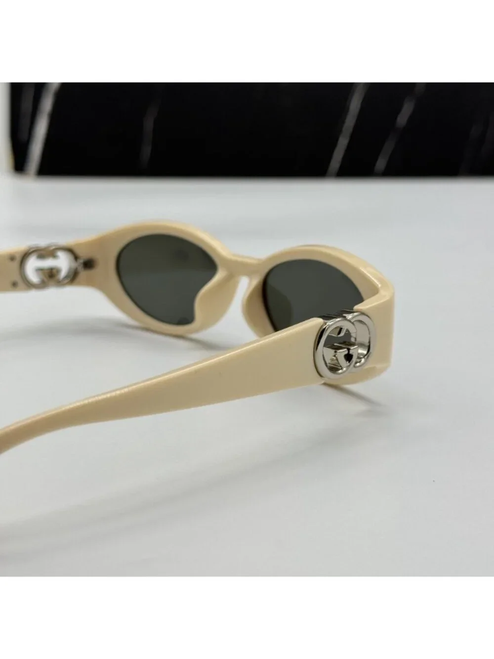 New Gucci Ivory Gray Women Oval Sunglasses GG1662SA 004